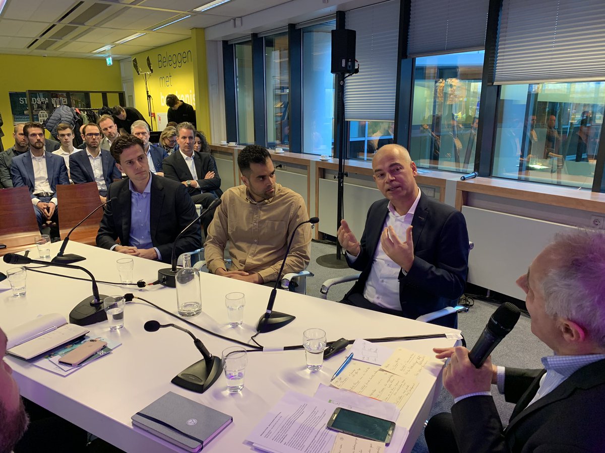 fmlengers's tweet image. Wat een leuke gasten aan tafel bij Tom van t Hek. Goed gesprek @PROVADAre . Dank jullie wel  @VORMHolding @syntrusvastgoed @getofficeapp @ParkBee_NL @BeingDevelopmnt HealthyWorkers