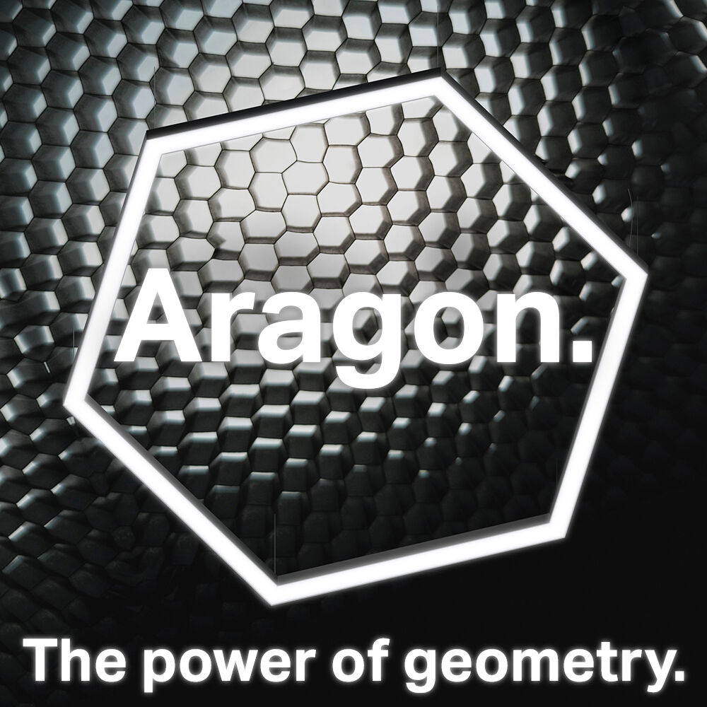 299LightingLtd's tweet image. Introducing the hexagon shaped linear #featurelight, Aragon! Seamlessly welded, the Aragon is simple, contemporary and spectacular. The luminaire up to 1200 mm, is supplied pre-assembled as one unit, meaning a super easy installation! 

Check it out now: bit.ly/2TATAcG
