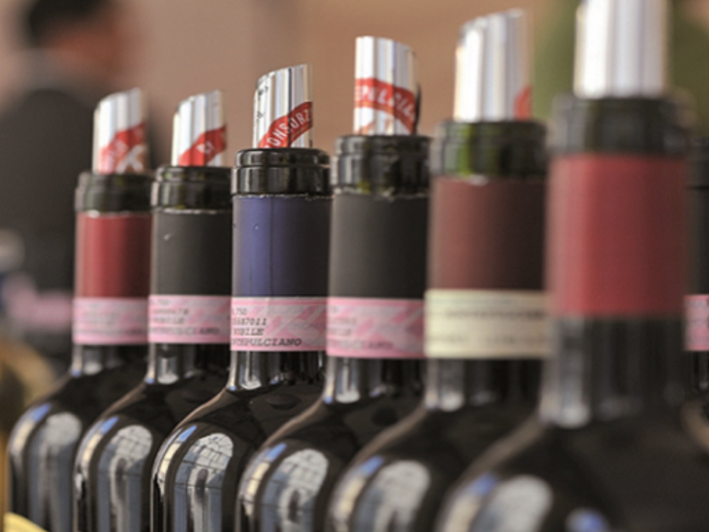 #Vino: firmato il tanto atteso decreto attuativo del Testo Unico sui contrassegni #docg e #doc ▶ bit.ly/39gb58C