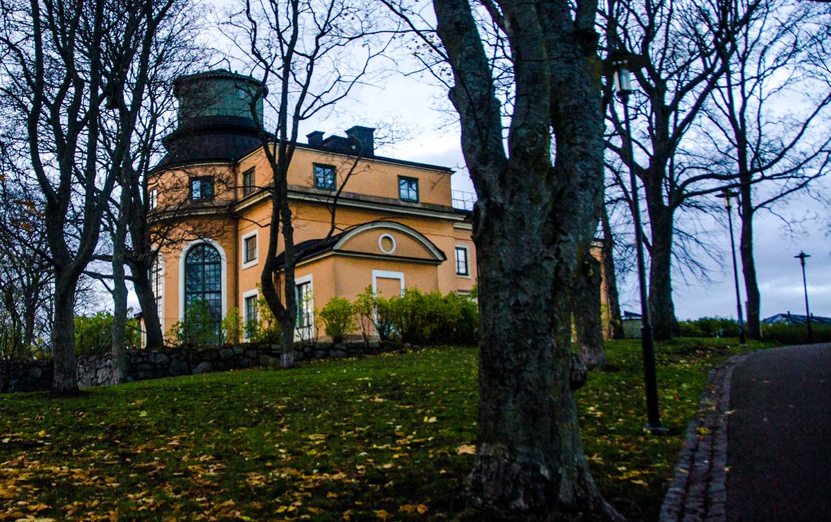 This year’s winter in Stockholm is the warmest one on record since daily weather observations began in 1756.

The Bolin Centre for Climate Research database presents live temperature data through new interactive graphics.

bolin.su.se/about-us/news/…

Photo: Mostphotos/Gamma-Man