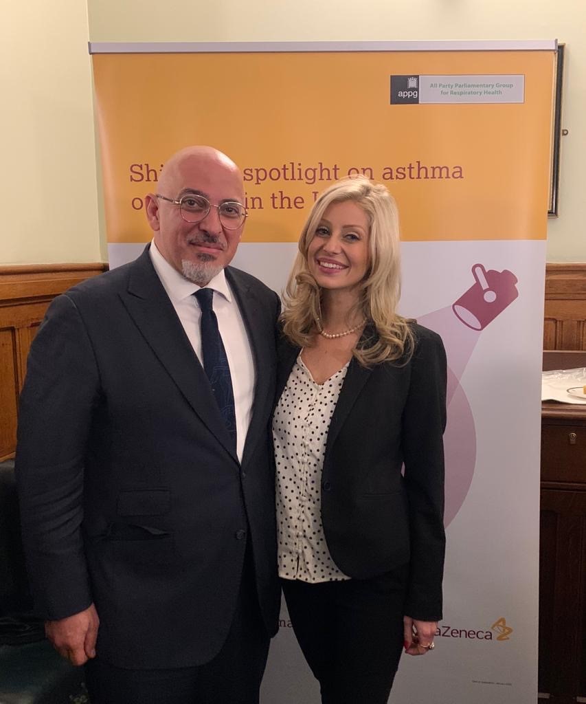 nadhimzahawi's tweet photo. Very pleased to meet with constituent and severe asthma patient Poppy Hadland at the @AppgHealth's Spotlight on Asthma event last week in Parliament. The purpose of the event was to launch the APPG's new inquiry into asthma outcomes - I wish it well https://t.co/MmHOBa6Vrp
