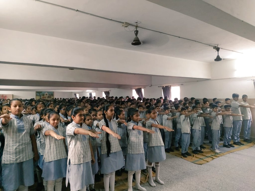 PrachiVyas1299's tweet photo. Certification of thd appointed Plastic Puller's at Utkarsh Vidyalaya with the pledge to Reduce, Recycle, Refuse and Reuse the Single Use plastic.
#plasticpullers
#NewIndia
#singleuseplastic https://t.co/NB3KWDUOZ3