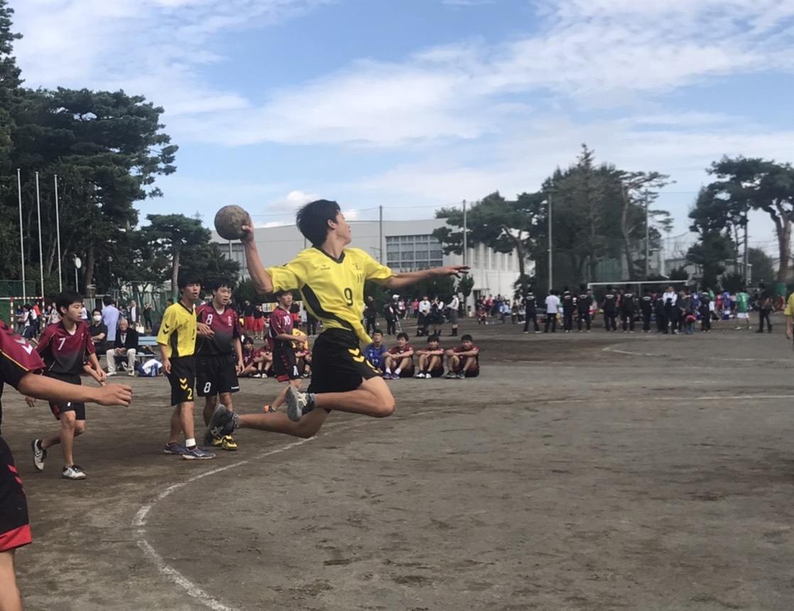 立川高校ハンドボール部 春から立川高校 春から立高 ハンドボール部です 運動部に入りたい マネージャーやってみたい 部活迷ってる そこの君 とりあえず仮入部に来てみよう 楽しい かっこいい 優しい部員が待ってます 男子も女子も