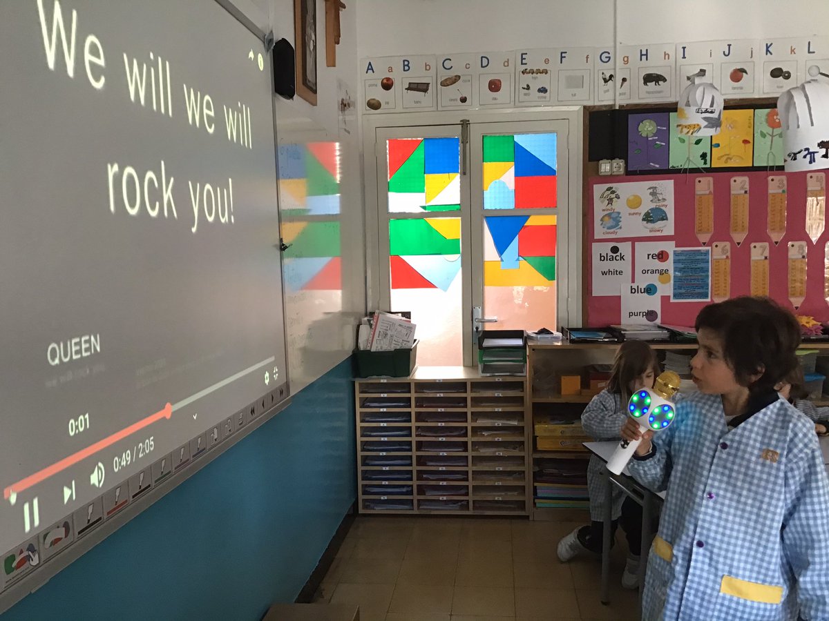mercedaries's tweet photo. Sing alone! Choose a song and Let’s sing!
#fsf2prim #englishweek #musicandinstruments https://t.co/2OoOHNoV0E