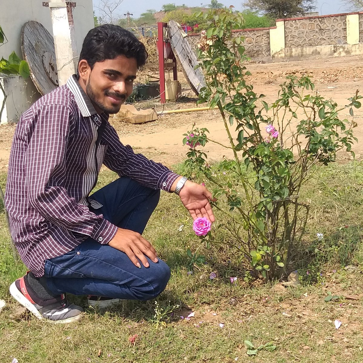 Parmesh26280555's tweet photo. #NewProfilePic https://t.co/PBs1egmj10