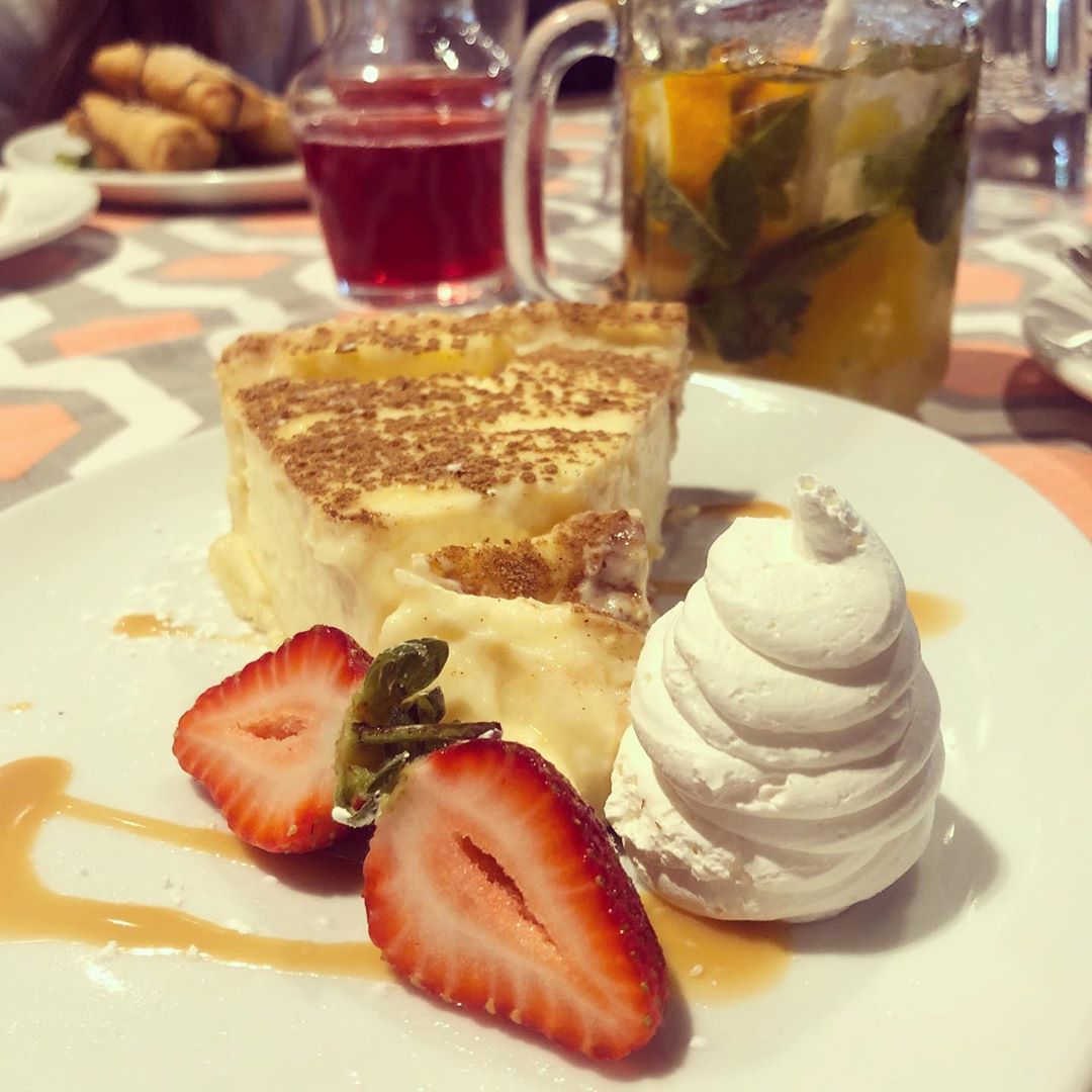 There are a few things that are better than enjoying a nice slice of Traditional Milk Tart in the tranquil setting of the Gardens 🥰

#CapeTown #CompanysGardenRestaurant #MadameZingara