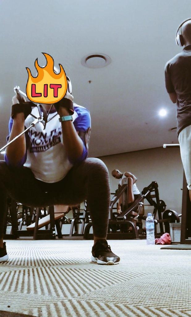 Amini_Kay's tweet photo. So today at gym I did literally 22 sets of 20 reps of a variety of squats (supersets included)... That's 440 squats that I did this morning #productiveSession 👌🏾#fitkholi #FitnessMotivation 🏋🏾‍♀️ https://t.co/DkSBkpPyVU