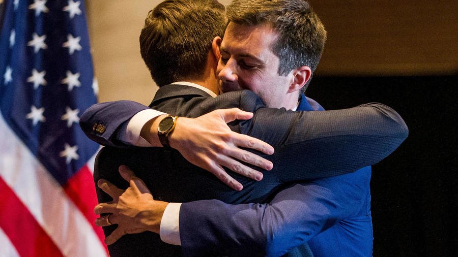 DDurbatune's tweet photo. Aux Etats-Unis, ils ne sont désormais plus que six candidats à l’investiture démocrate. Pete Buttigieg vient d’annoncer qu’il suspendait sa campagne. Le jeune maire de South Bend dans l’Indiana jette l’éponge en raison de ses mauvais scores auprès de l’électorat noir. https://t.co/BFYCfaygI2