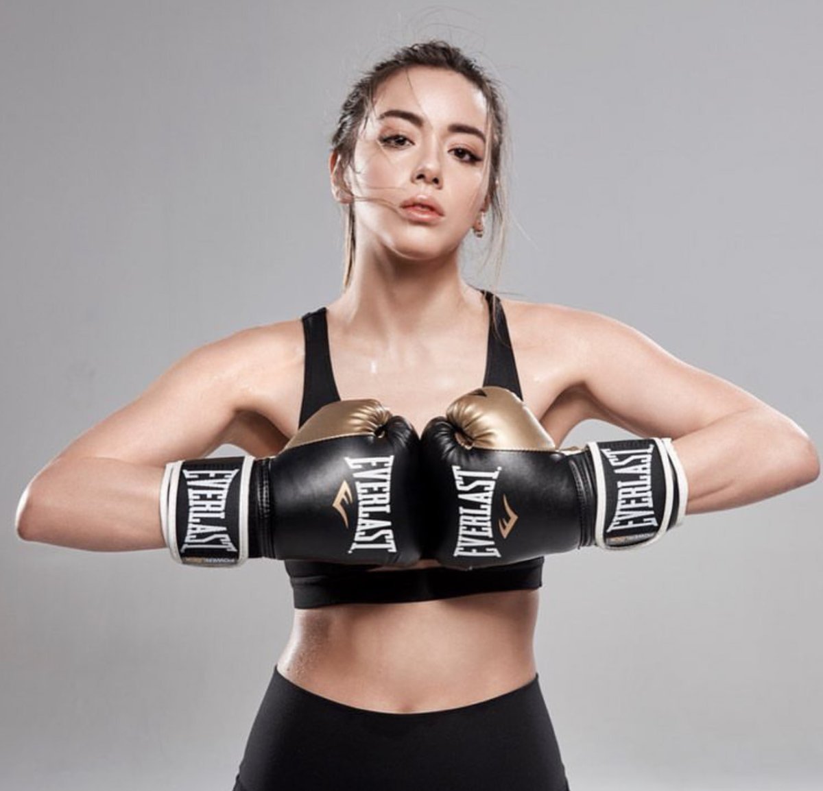 CassieP10704190's tweet photo. #bag #punshingbag #karate #martialarts #ringcard #ringgirl #highkick #kick #power #WBC #warrior #female #women #BJJ #Judo #muaithai #boxer #taekwondo #sexy #martialartsbabes #babes #katana https://t.co/vjKT0mObxc