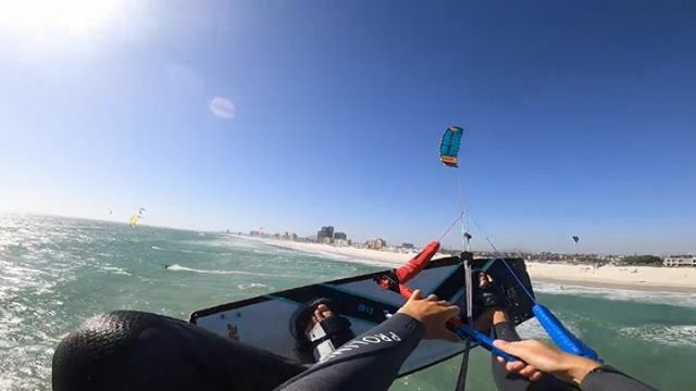 AtaoRide's tweet photo. Clément a vécu un mois de rêve en Afrique du Sud avec son père ! Il a pu participer au King Of The Air et s’entraîner dans des conditions exceptionnelles ! ▶️ Vidéo complète : https://t.co/G8yTrVs37B
.
. 
#ShapeYourRide #AtaoRide #Atao #Kitesurf #Kiteboard #Kitesurfing #Kitebo… https://t.co/gXJFNA0Qhm