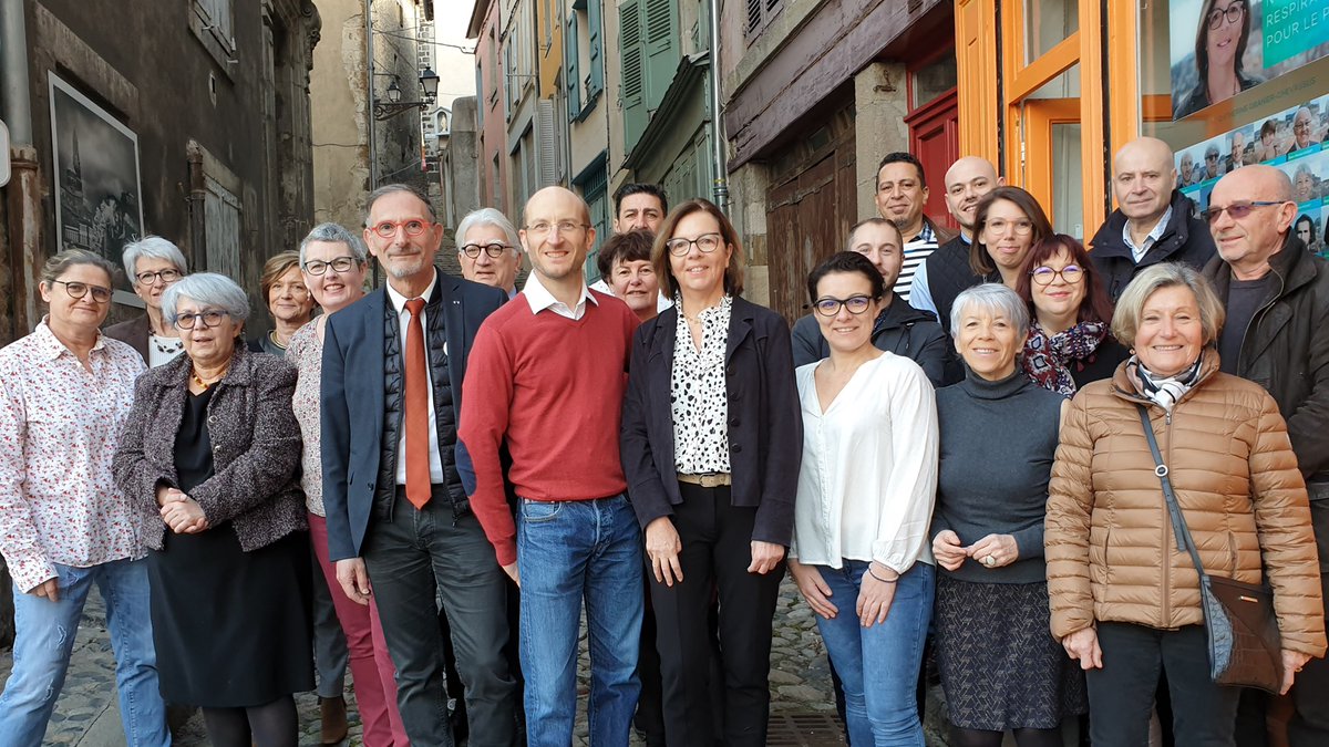 LREM_AURA's tweet photo. Envie d'une nouvelle ère au #PuyEnVelay ? D'une nouvelle respiration pour les #Ponots ?

Suiviez, participez, aidez notre candidate @GcCatherine et son équipe ! 💪

Les Monts du #Velay méritent une alternance positive et bienveillante ! ⛰

➡️https://t.co/IL5OPUSbkw https://t.co/Hkc7DnR6S4
