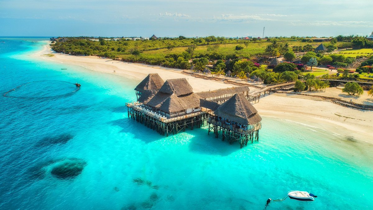 letenkySA's tweet photo. ✈ Uleť si na Zanzibar ☀🌴! Akční letenky od 12 460 Kč 👉 https://t.co/PpsusRIx1s https://t.co/wbXOIGZ70s