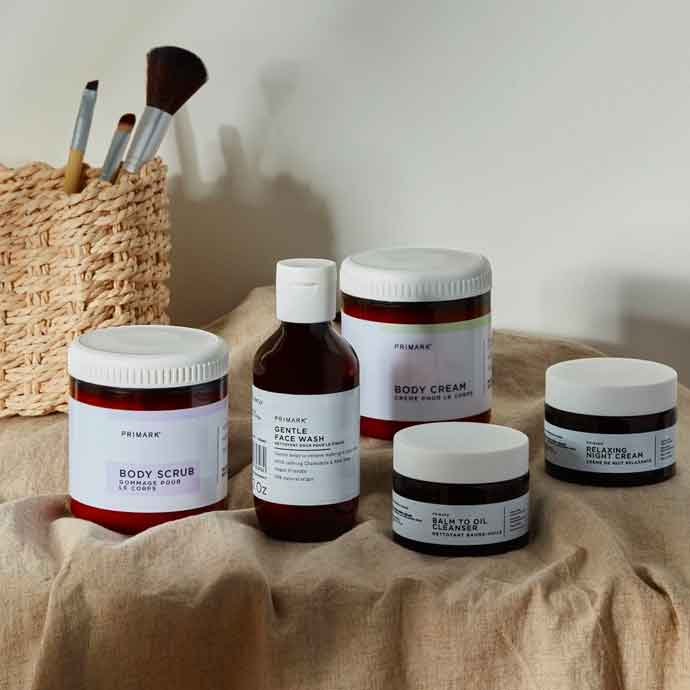 Primark no para de sorprendernos y sacar productos cada vez de más calidad. Ahora se apunta a la cosmética vegana con ingredientes naturales. bit.ly/384Bipm
#cosmeticavegana #cosmeticanatural #primark #primarkbeauty #blogdebelleza #novedadescosmeticalowcost