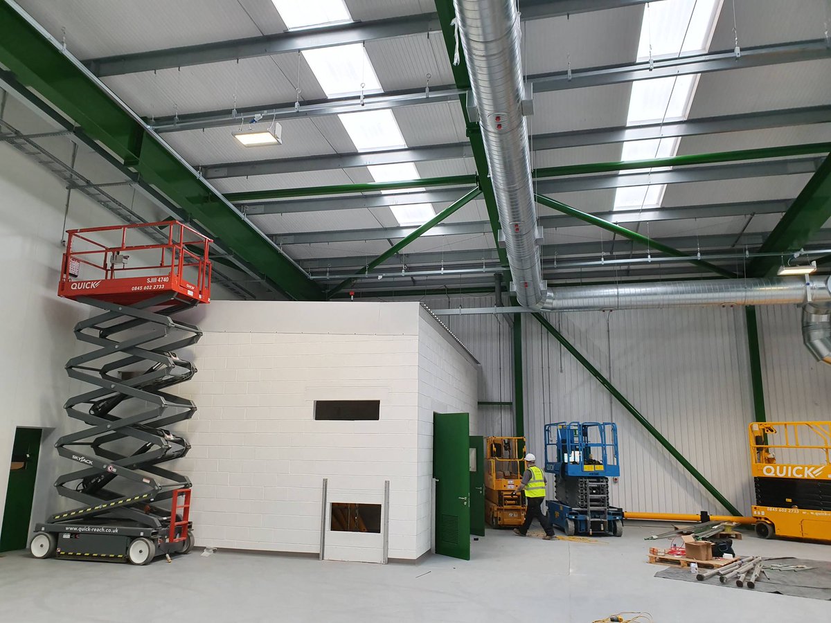 MT_Electrical's tweet photo. Industrial electrical install at Heineken factory for a new extension. LED lighting, power, 3 phase, trunking, ladder rack. All installation done to a top quality level. Another bottling line being installed in here to increase the factory output #LED #Industrial #Electrical https://t.co/o0XFS0GhkK