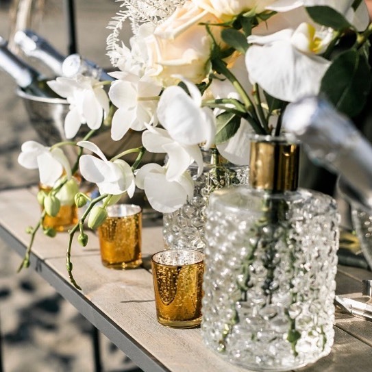 Lemonfaceshop's tweet photo. One of the most important part of your #weddingdecor is your #flowers. 
Did you know that they are considered as a symbol of fertility and good luck? 💫✨⭐️ Una de las partes más importantes de tu #decoracióndeboda son las #flores . 
Sabías que se cons… https://t.co/oHVrFKhL5E https://t.co/2CGv3JBJG7