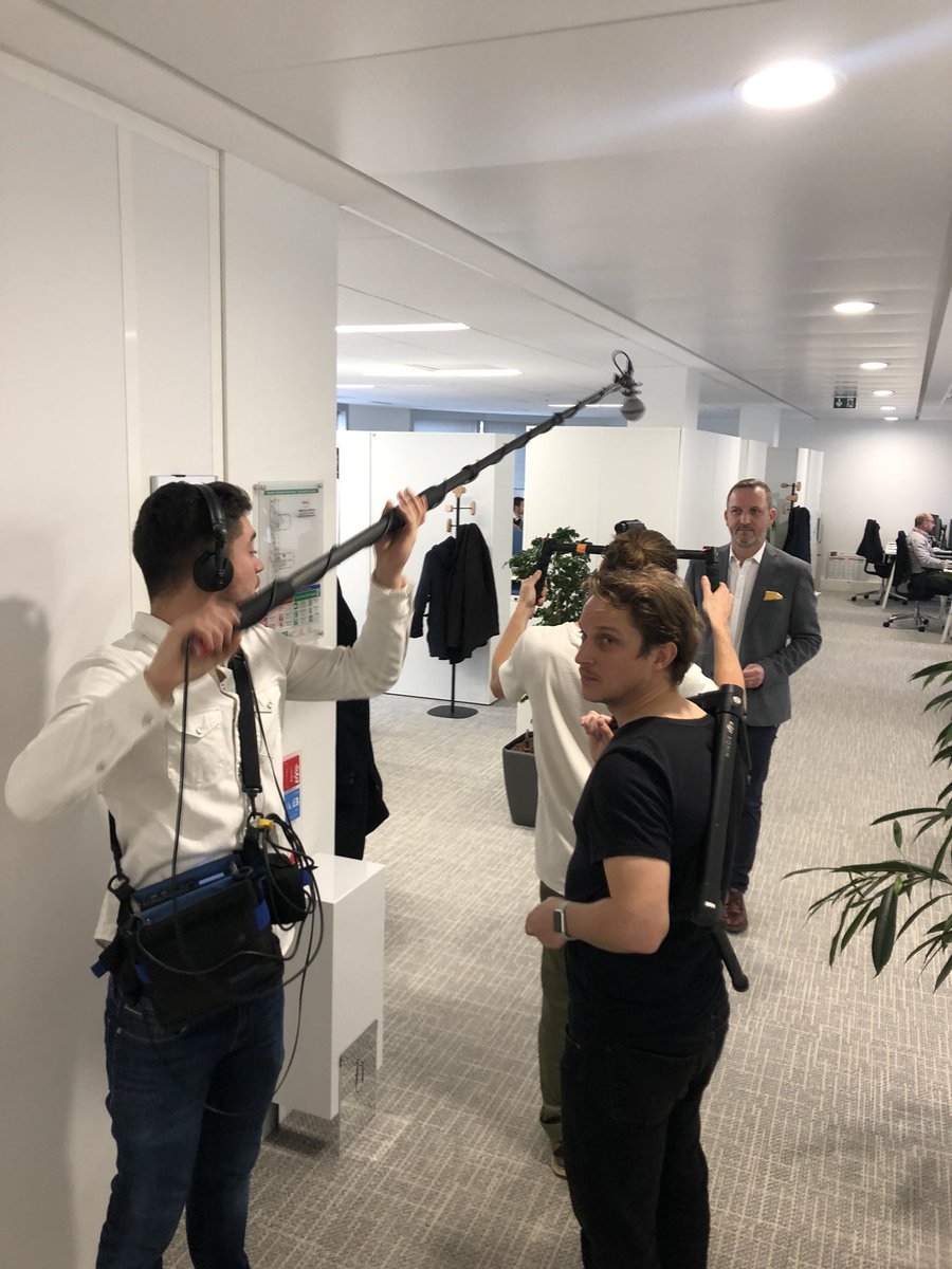 🎥 Journée de tournage chez notre client ESSEMES Services avec Sylvain Belloir, Directeur des Opérations. En attendant la vidéo, rdv sur notre site pour découvrir comment ils utilisent notre solution au quotidien 👉 social.ermeo.com/5ZtmdMba