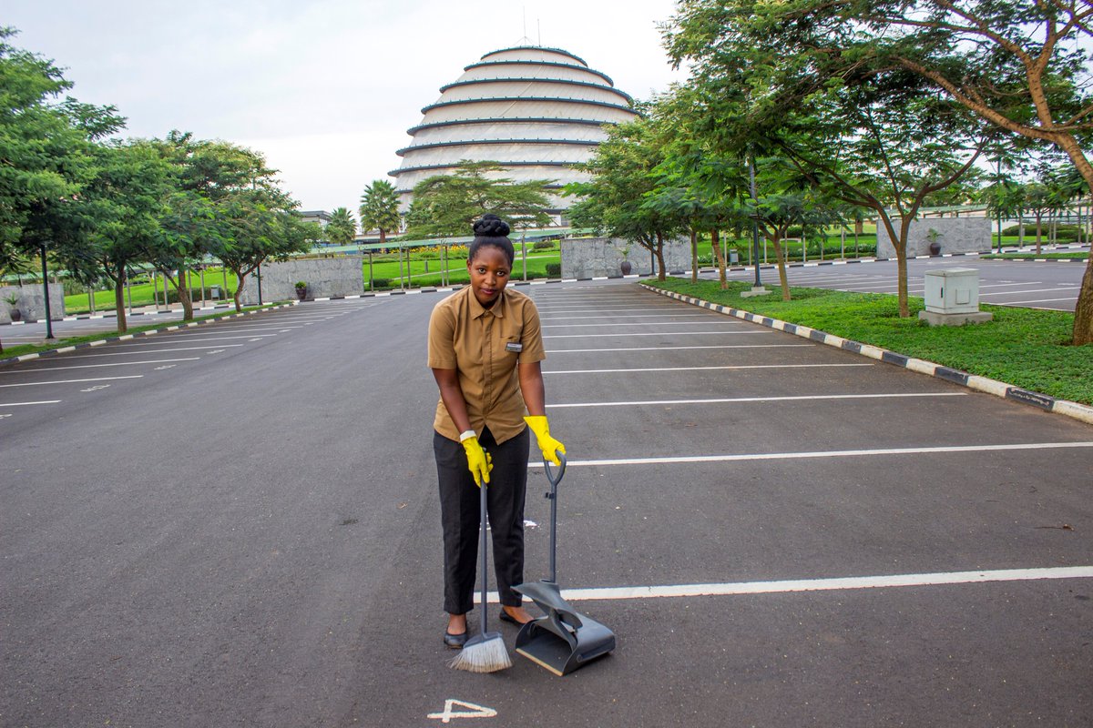 GCommunitiesRw's tweet photo. Five USAID Twiyubake #DREAMS supported #TVET students enrolled for a three months internship in housekeeping at the @RadissonKigali @Duhamic @YWCA @USAIDRwanda @G_Communities #Rwanda https://t.co/2jytbAYw7h