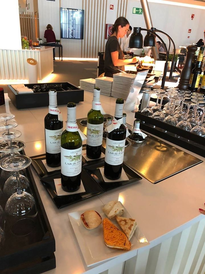 Si vuelas con Iberia, ya puedes disfrutar de un Lar de Paula en la zona VIP mientras esperas tu vuelo. #LardePaula #vino #paulistas #conlardepaulasabemejor