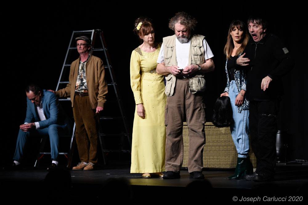 ☎️🧐 « Alors quelle est la prochaine date pour #SpiridonSuperstar ? »

Rendez-vous le 5 et 6 mars 2020 au Casino-Théâtre, Le Locle ! 

Bonne semaine ✨ #MondayMotivation