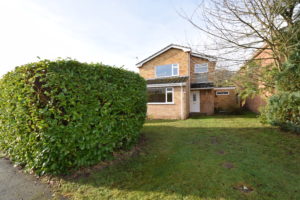 KingsandCo's tweet photo. Kings &amp; Co Lettings are pleased to offer this spacious newly decorated unfurnished three bedroom detached family house.  Located in the sought after area of Taverham.  #houserentinnorwich #housetorentinnorwich #Kings&amp;ampCo #letpropertyinnorwich #letyourpr https://t.co/znqWhHM9uX https://t.co/aUgdUDrByQ