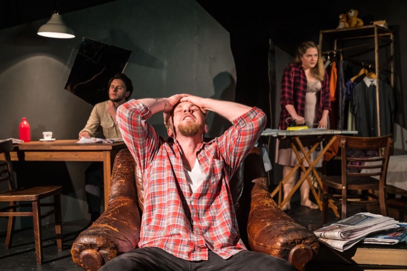 'Jimmy Porter is the Heathcliff of kitchen sink drama': <a href="/PortfolioWoman/">Shyama Perera</a> reviews <a href="/BigBootsTheatre/">BigBootsTheatre</a>’s revival of John Osborne classic #LookBackinAnger &amp; applauds ‘excellent performances’ from the young cast. At <a href="/WhiteBearTheatr/">White Bear Theatre</a> til 14 Mar dlvr.it/RR4bVt