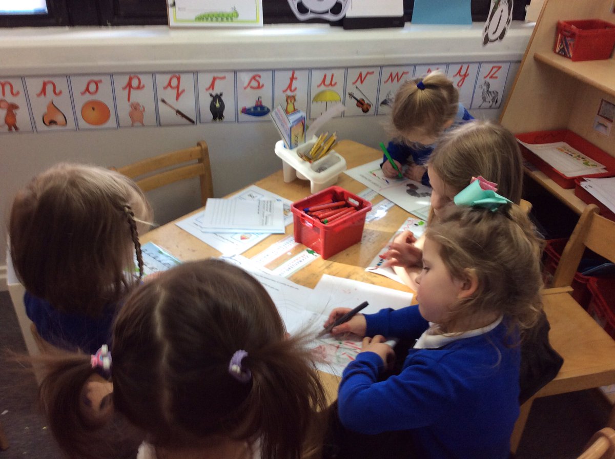 EPAFS1's tweet photo. The writing area is very popular this morning @EstcourtPrimary #epaeyfs #epawriting https://t.co/Up7KuvHRMU