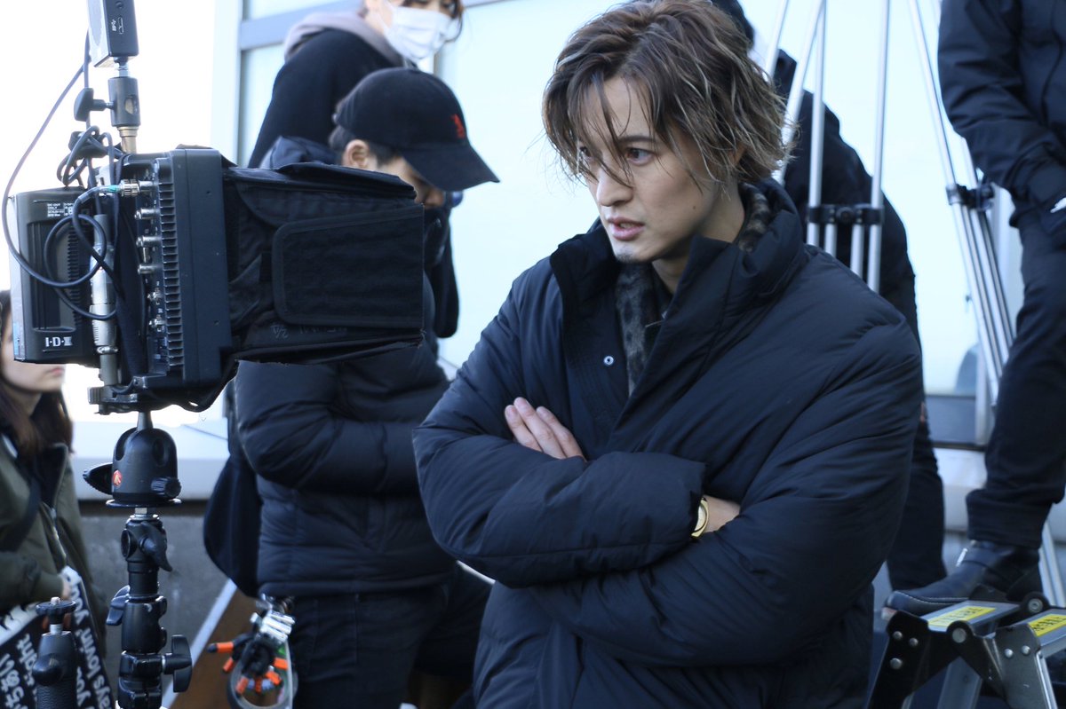 180jacK_'s tweet photo. ♪Music Videoオフショット📸
ソロショット撮影🎥朝早くからソロショット撮影に挑んだシュネルさん✨真剣にチェックしています👀

🎥👉『ALWAYS』
https://t.co/CXpafvpIa9

#180jack
#ALWAYS 
#橘慶太 
#solidemo 
#シュネル
#向山毅 
#佐々木和也 
#手島章斗 https://t.co/5PCzaVC0WB