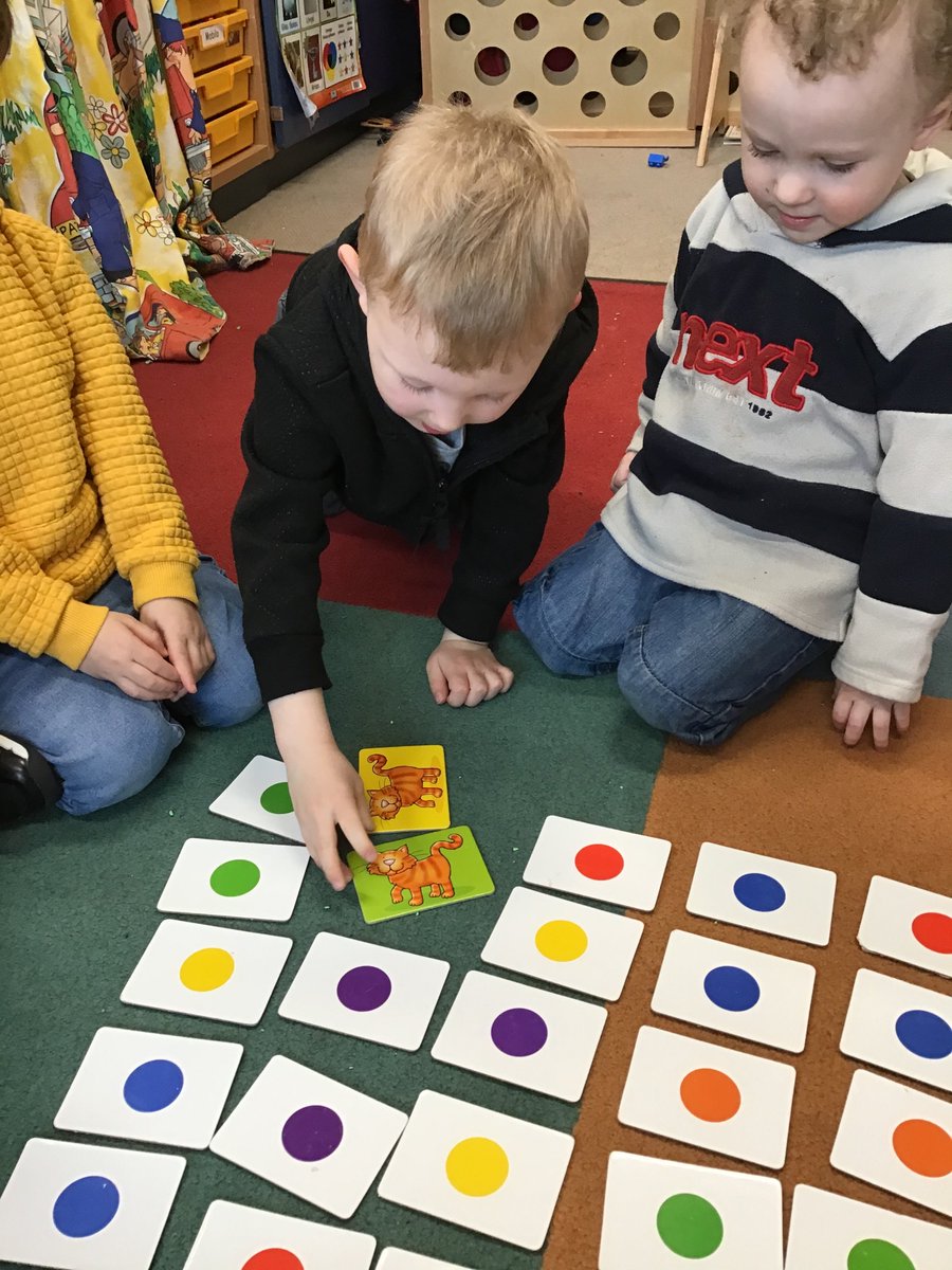 TerrigCylch's tweet photo. Ddaru'r plant mwynhau chwarae gem o parau fferm Dydd Gwener dywethaf 🐷🐷🐴🐴🐮🐮
The children enjoyed playing a game of farm animal pairs last Friday🐷🐷🐴🐴🐮🐮
#cylchmeithrin #yagym #anifeiliaidfferm https://t.co/B4HcNQiLws
