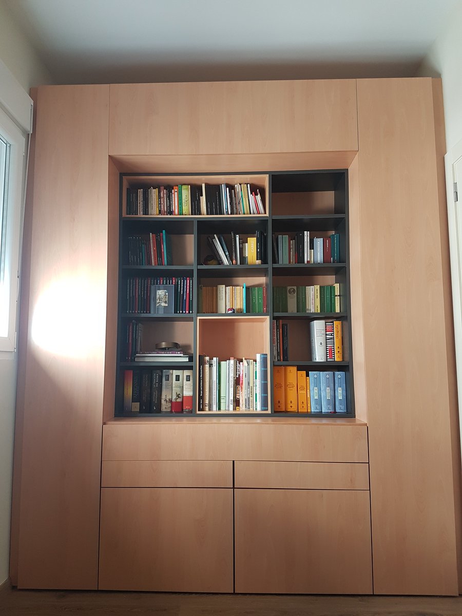 Madergar's tweet photo. En MADERGAR HOME te ayudamos a aprovechar al máximo cada espacio de tu casa con soluciones prácticas como esta... muebles a medida prácticos, útiles y ÚNICOS hechos expresamente para ti. Soluciones inteligentes para tu hogar 😉👍 https://t.co/zipgz401cV