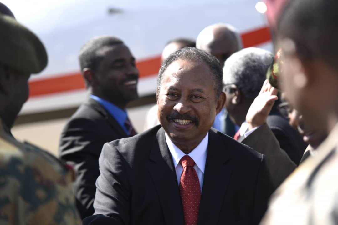 SudanPMHamdok's tweet photo. وصلتُ صباح اليوم إلى ولاية كسلا، هذه الزيارة  تأتي استئنافاً لبرنامج زياراتي للولايات وذلك في إطار اهتمام حكومة الفترة الانتقالية بمعالجة التحديات  التي تواجه الولايات. https://t.co/rvjtQmQqND