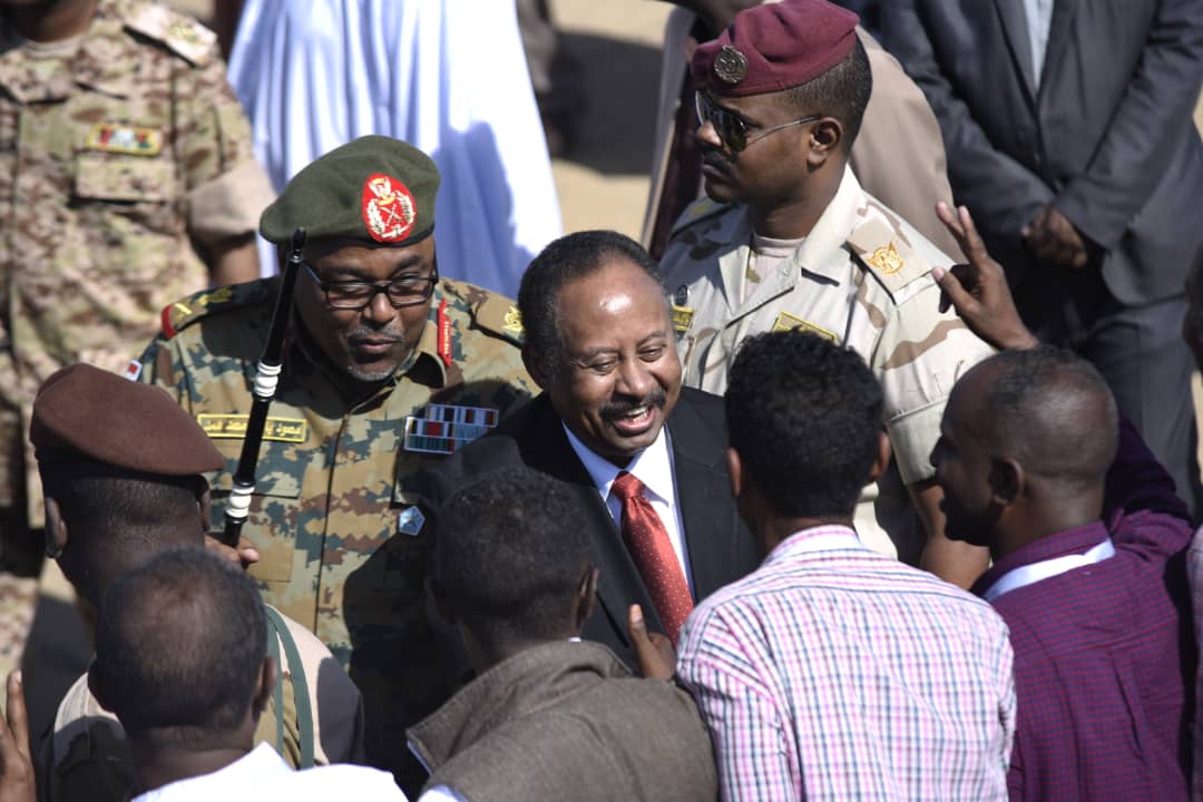 SudanPMHamdok's tweet photo. وصلتُ صباح اليوم إلى ولاية كسلا، هذه الزيارة  تأتي استئنافاً لبرنامج زياراتي للولايات وذلك في إطار اهتمام حكومة الفترة الانتقالية بمعالجة التحديات  التي تواجه الولايات. https://t.co/rvjtQmQqND