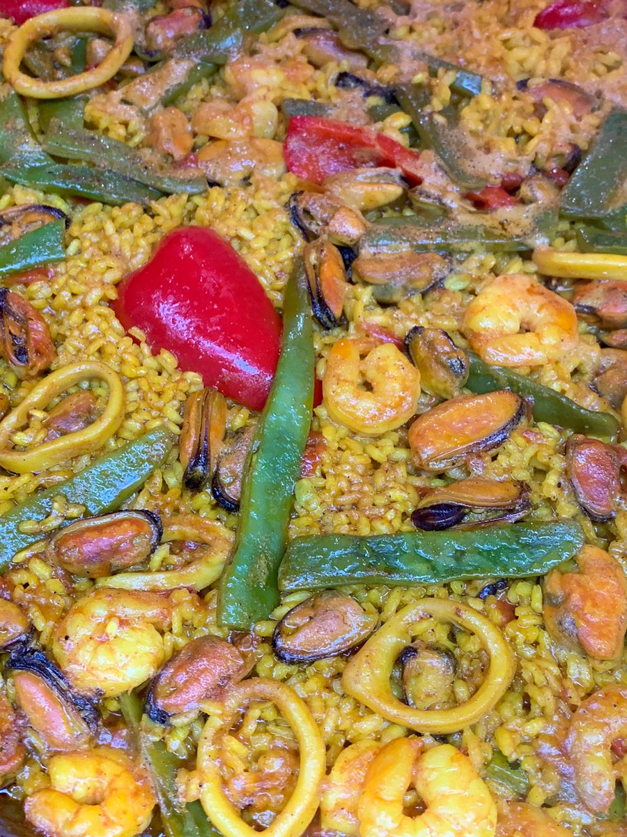 Mondays are for fresh starts, and for freshly made Paella too! 🤗

#paella #paellalondon #catering #london #tapas #greaterlondon #guildford #surrey #sussex #kent #streetfood #foodporn #foodphotography #foodie #foodies #foodgram #corporate #private #event

spanishhomemade.com
