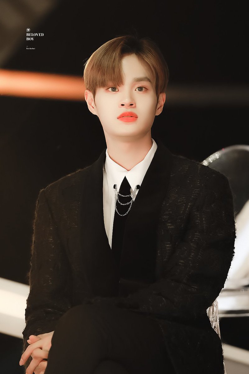 Belovedboy0129's tweet photo. 191130 '잘생긴 사람 좋아합니다'라는 말 '이대휘 좋아합니다'랑 같은 말인게 분명해
#이대휘 #대휘 #LEEDAEHWI #DAEHWI #AB6IX https://t.co/83D6z6nxT9