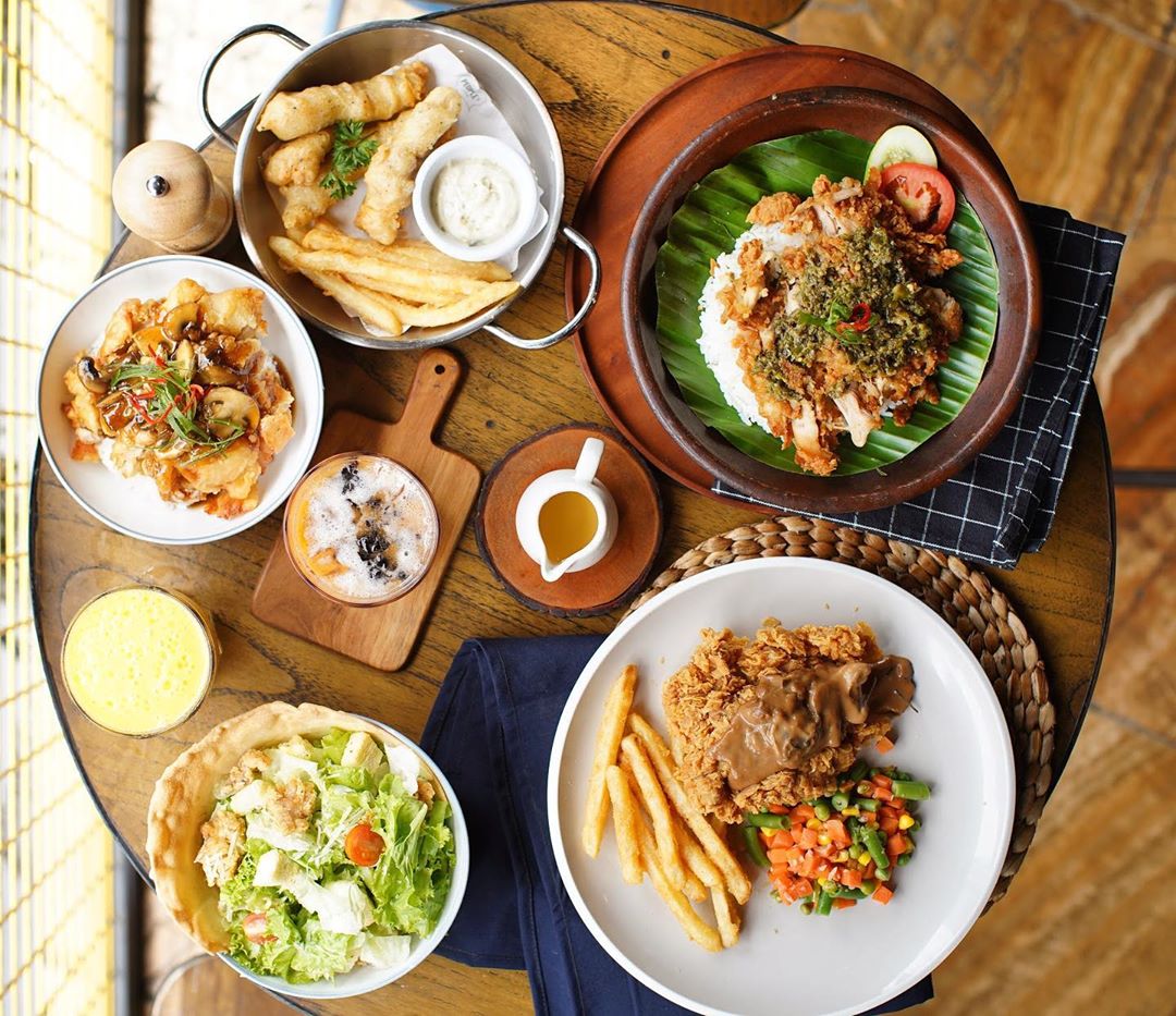 citralakesuites's tweet photo. Savor the flavors of #GlobalStreetFood with a modern twist at The People's Cafe CitraLake Suites. ⁣
⁣
#CitraLakeSuites #CitraLakeSuitesJakarta #CiputraGroup #Ciputra #thepeoplescafe #thepeoplescafejakarta #tpcaddict #ismaya #ismayagroup #creatingthegoodlife https://t.co/4y97MQOzHg