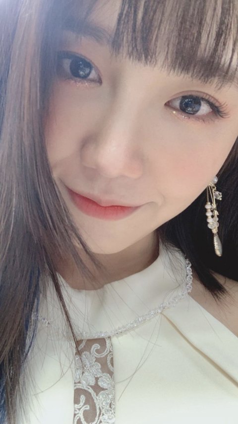 38. 에이핑크 정은지는 얼빡셀카를 자주 찍는다.