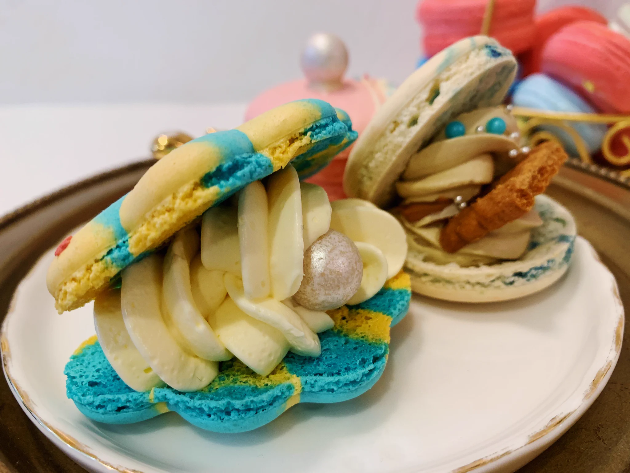 可愛らしい大きめサイズのマカロンを食べられるカフェ「ママロン」。いろいろなフレーバーのマカロンを堪能できます。