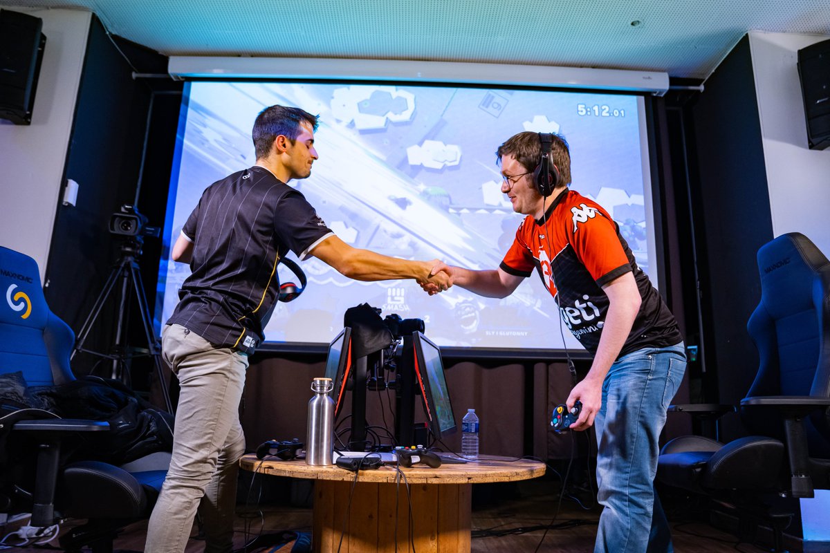 G4G_SSB's tweet photo. We are very sad to announce that there won't be any more #Smash4Glory weeklies😥

We moved our offices to a new location and no longer have a venue at disposal 

Sorry guys, we hope to be back in the smash scene someday soon

Thanks for everything we learnt and lived with you <3 https://t.co/prxCOxNXC2