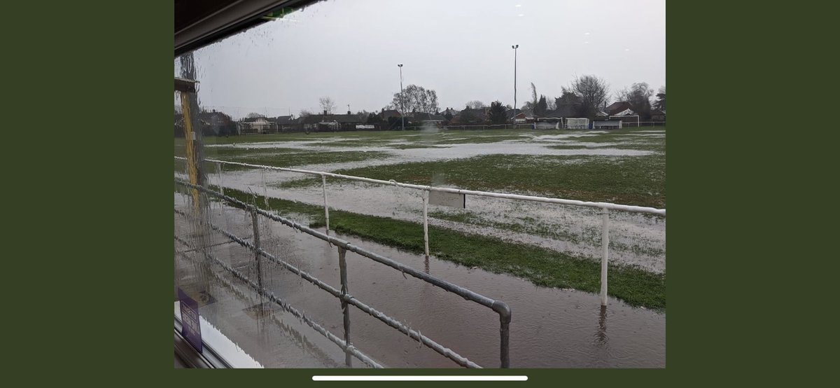 JoshLing04's tweet photo. @WaltonBurgah @CollinghamU18s This is their pitch when they have a bit of rain 🤔 https://t.co/H5D66hkoVk