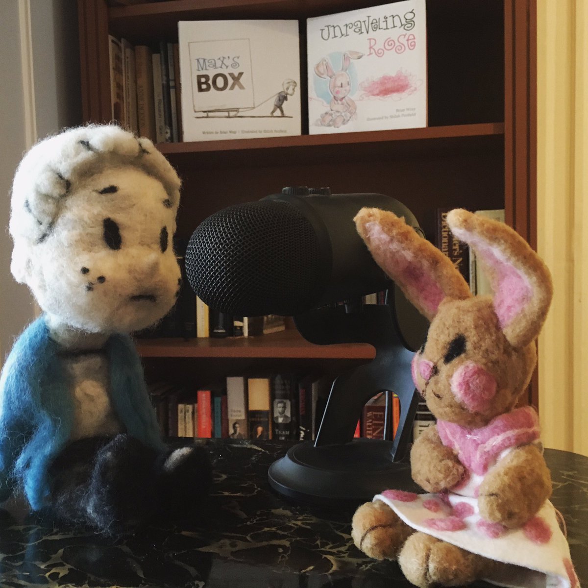 stanberybooks's tweet photo. Excited to be talking with the Reading With Your Kids podcast this morning!! Stay tuned for details. 📻 https://t.co/rNyLqjoCBN #reading #childrensbooks #MaxsBox #schifferkids #emotions #authorinterview #kidlit https://t.co/UHebFfx6LW