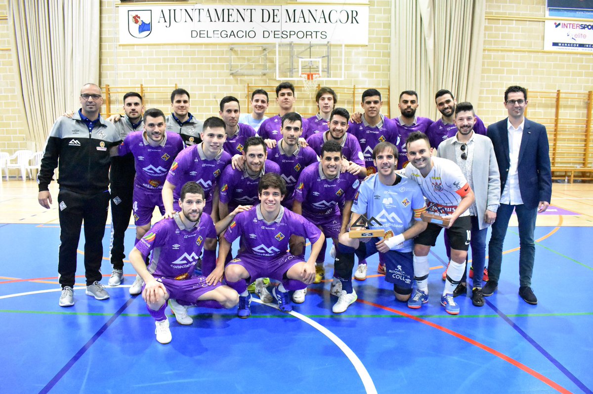 ConectaBalear's tweet photo. Ayer tuvimos el placer de ver cómo el @PalmaFutsal se hizo con la victoria del Torneo 𝐂𝐨𝐧𝐞𝐜𝐭𝐚𝐁𝐚𝐥𝐞𝐚𝐫 – 𝐂𝐢𝐮𝐝𝐚𝐝 𝐝𝐞 𝐌𝐚𝐧𝐚𝐜𝐨𝐫 disputado contra el equipo brasileño 𝐂𝐨𝐫𝐢𝐧𝐭𝐡𝐢𝐚𝐧𝐬. ⁣⁣⁣
⁣⁣⁣
¡Qué emocionante fue! Enhorabuena, equipazo. 💚💜⁣
⁣ https://t.co/qOxIGPhwNq