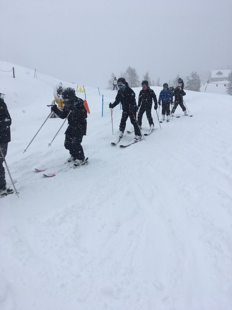 PPencelli's tweet photo. When piste skiing becomes off piste skiing. Snow up to our knees and it is still falling ❄️❄️❄️#snowday #nofriendsonpowderdays #fallingallover https://t.co/TuONAimvGC