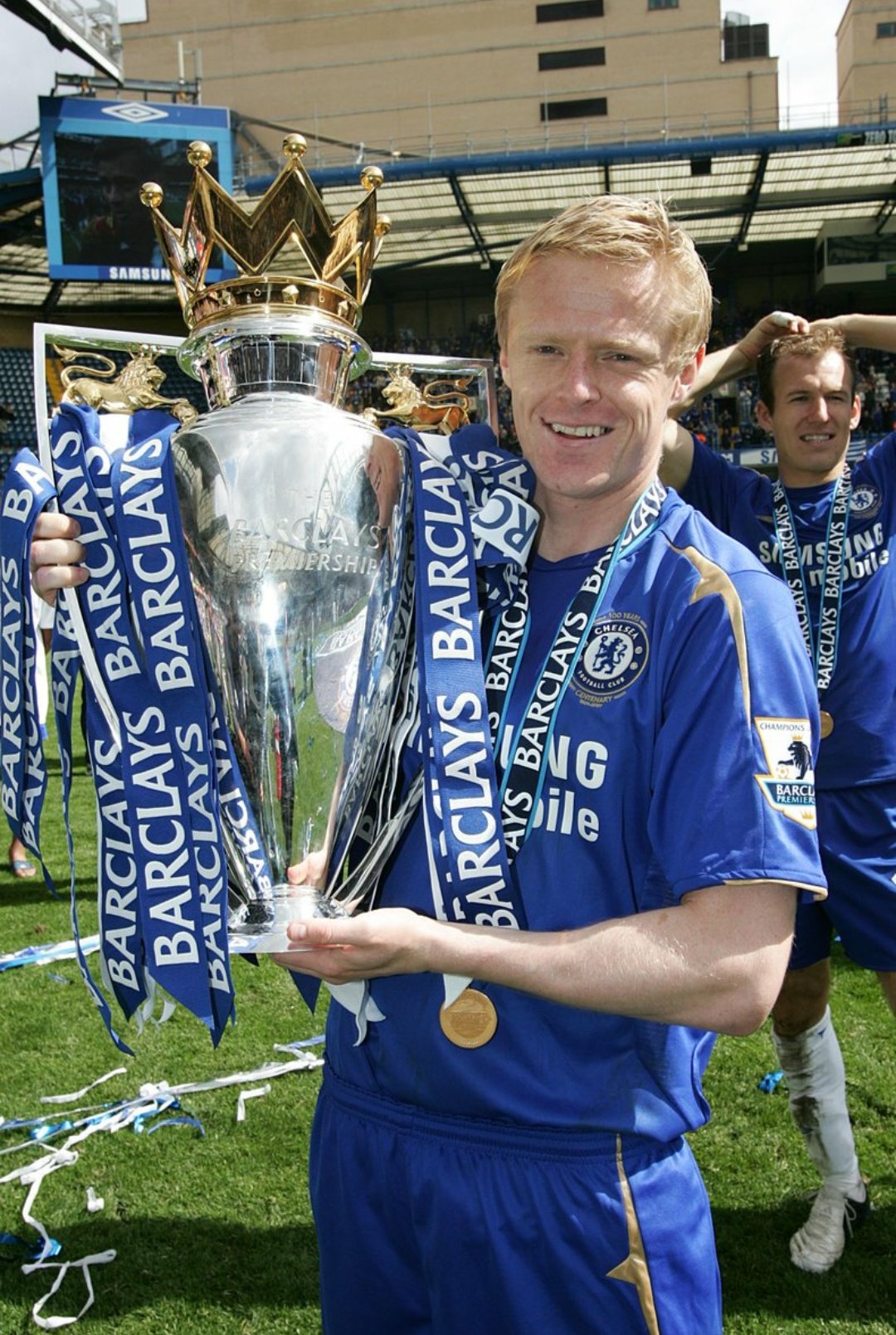 Wishing a very Happy Birthday to former Blue  Damien Duff  Have a good one son . 