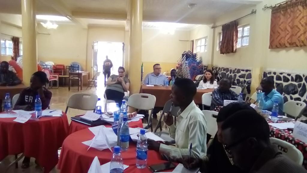 LuhinzoGustave's tweet photo. Dans le cadre du projet #ADIJ, une formation se tient à #Walungu depuis ce 01/03 des jeunes reporters de Mushinga, Ikoma et Mumosho sur les notions da base en #journalisme. Ceci avec l'appui financier de l'#USAID en partenariat avec #Fhi_360. @Achille_itegwa @usaid @fhi360 @edc https://t.co/57pbQPu6H9