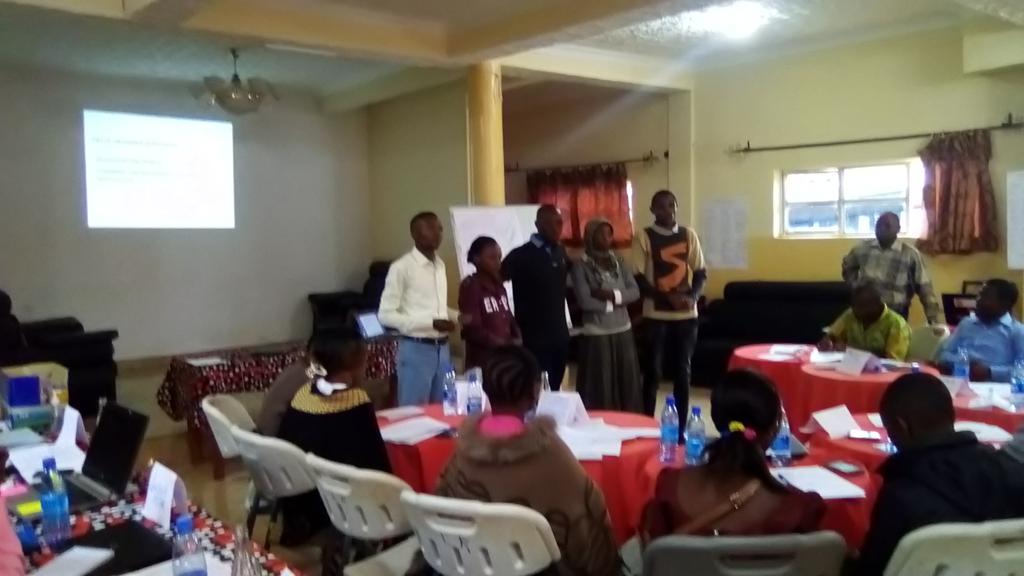 LuhinzoGustave's tweet photo. Dans le cadre du projet #ADIJ, une formation se tient à #Walungu depuis ce 01/03 des jeunes reporters de Mushinga, Ikoma et Mumosho sur les notions da base en #journalisme. Ceci avec l'appui financier de l'#USAID en partenariat avec #Fhi_360. @Achille_itegwa @usaid @fhi360 @edc https://t.co/57pbQPu6H9