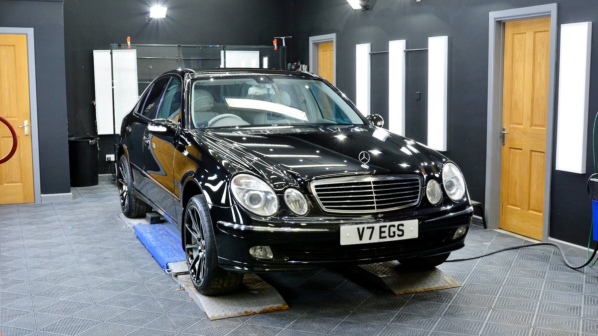 ExclusivCarCare's tweet photo. 2003 #MercedesBenz E500 treated to a multi-stage machine polish and then finished off with @GtechniqUK EXOv4

#detailing #paintcorrection #gtechniq https://t.co/9MtrSk52t6