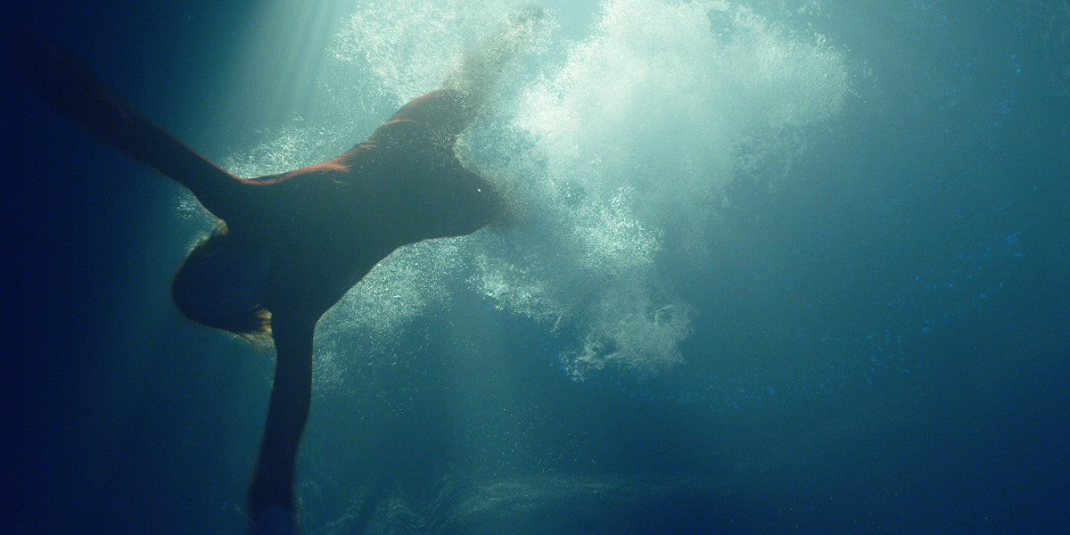 teasertrailer's tweet photo. Sea Fever - movie trailer --> https://t.co/lJIs4CDHhK
Reminiscent of cult classics The Thing and The Abyss, SEA FEVER stars Hermione Corfield (Star Wars: The Last Jedi), Connie Nielsen (Wonder Woman), Dougray Scott (Hitman) and Jack Hickey
#SeaFever #SeaFeverMovie https://t.co/pYErJf8mik