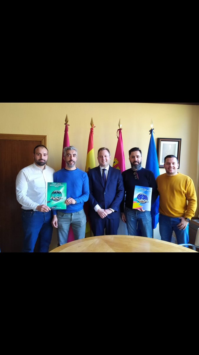 Jupol_Albacete's tweet photo. ✔️@Jupol_Albacete y @Jucil_Albacete continúan los contactos con el @AytoAlbacete para promover el libre acceso de las FCSE a las instalaciones deportivas municipales

➡️Agradecer el trato y las buenas sensaciones,seguiremos informando
#FFCCSEenFORMA
@JupolNacional 
@jucilnacional https://t.co/qqmeKbBJ5C