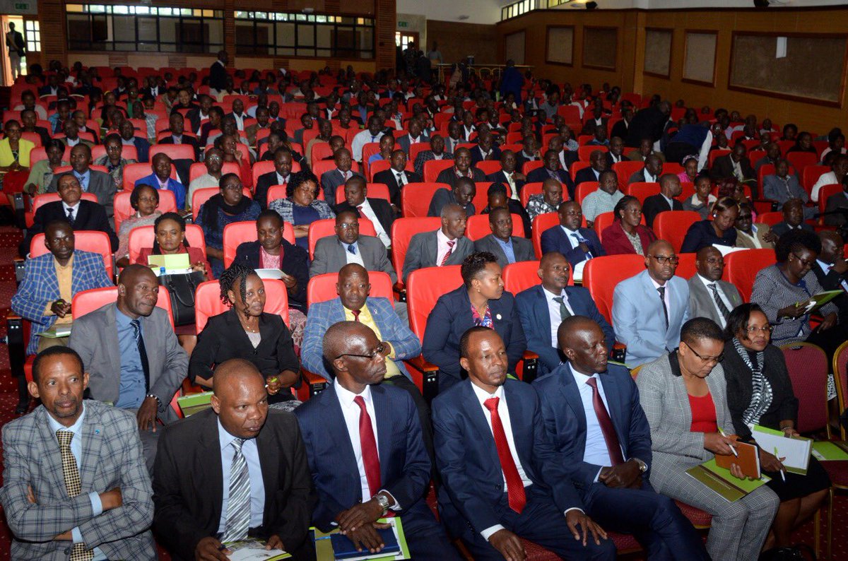JKorir_K's tweet photo. Today, CS @mucheru  held a meeting with Field Youth Officers and Information Officers from across the country.  The 500+ officers agreed to work as a team to ensure Govt information and programmes reach the Youth. They shall be at the forefront to give Hope to our Youth. https://t.co/xxYISFbQA8