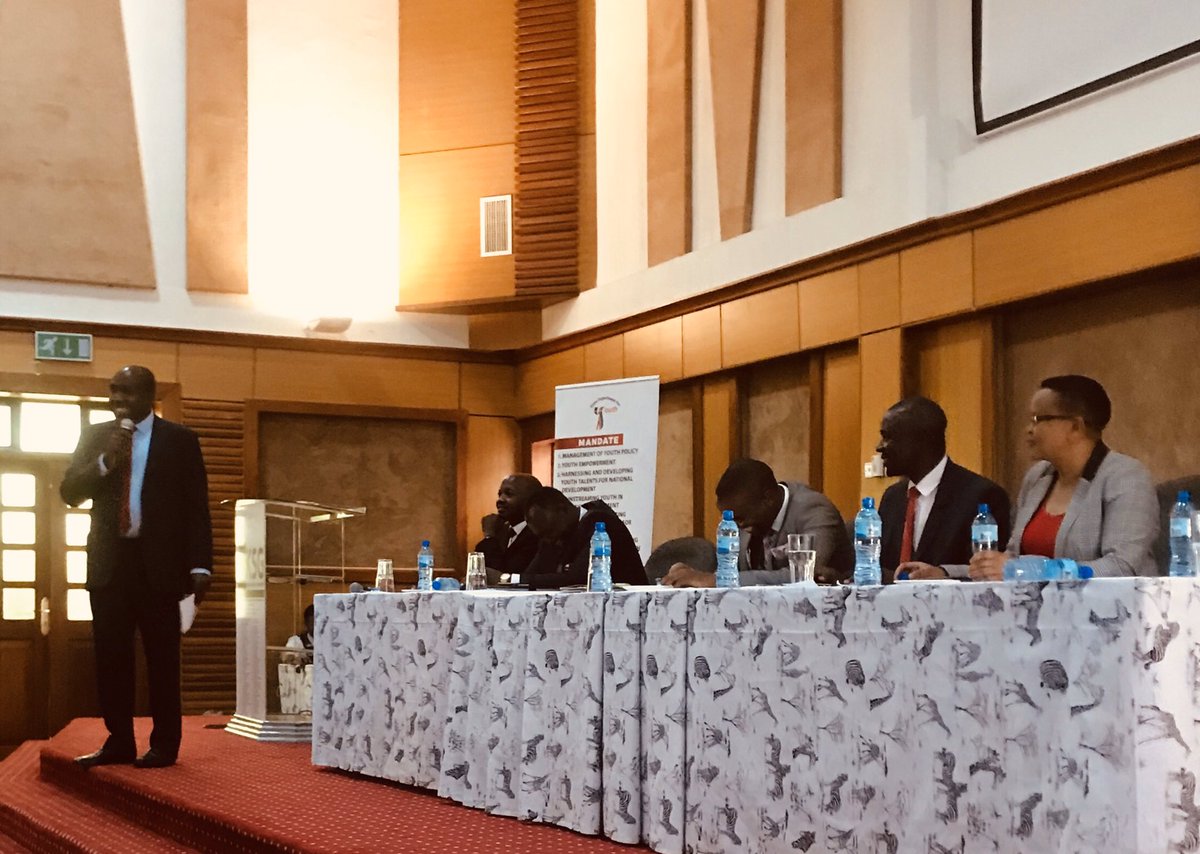 JKorir_K's tweet photo. Today, CS @mucheru  held a meeting with Field Youth Officers and Information Officers from across the country.  The 500+ officers agreed to work as a team to ensure Govt information and programmes reach the Youth. They shall be at the forefront to give Hope to our Youth. https://t.co/xxYISFbQA8