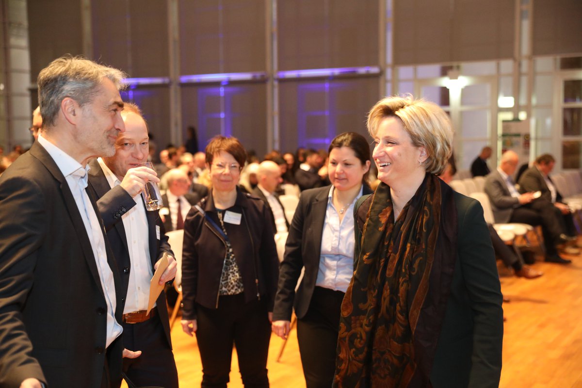 SEZ_Europa's tweet photo. „Innovationen waren und sind der Treibstoff unserer baden-württembergischen Erfolgsgeschichte“, so Frau Dr. Nicole Hoffmeister-Kraut #MdL, Ministerin für #Wirtschaft, Arbeit und Wohnungsbau des Landes #BadenWürttemberg beim #OIKBW2020 des @WM_BW. https://t.co/6HvRI14pGk